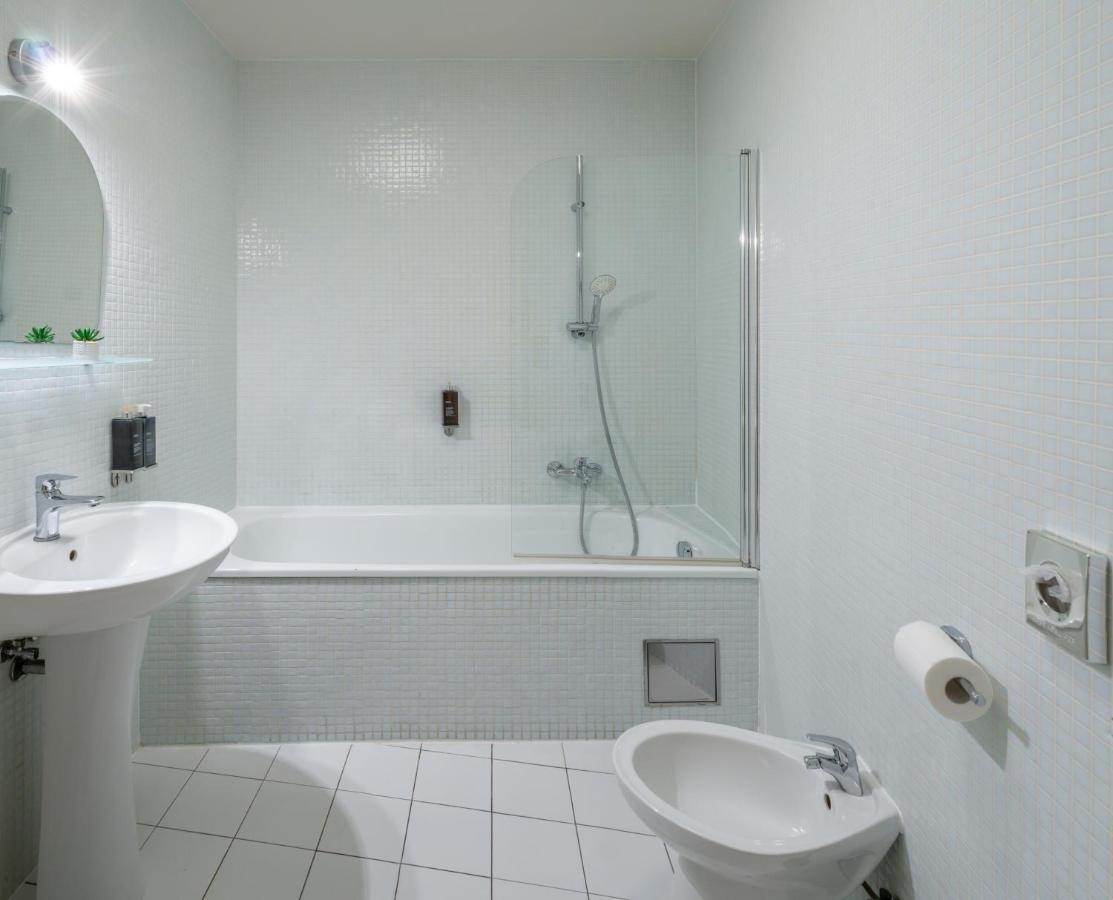 6 Continents Apartments By Adrez Prague Ngoại thất bức ảnh